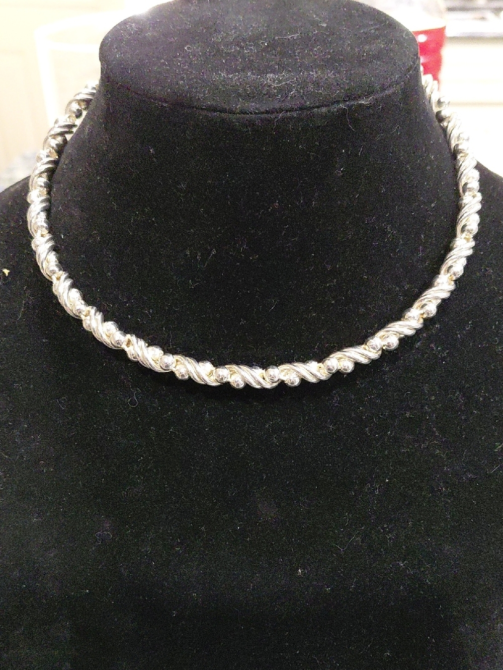 Twisted Silver Rope Choker Necklace - Unbranded. 6in wide, 2.5in extendet